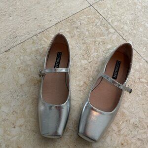 Silver ballet flats Square front